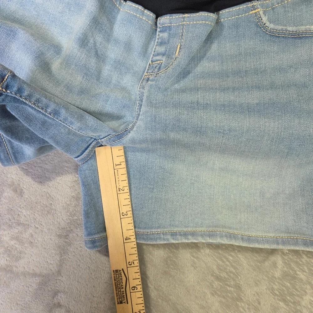 Isabel by Ingrid & Isabel Maternity Denim Midi Shorts Light Wash Size 4
